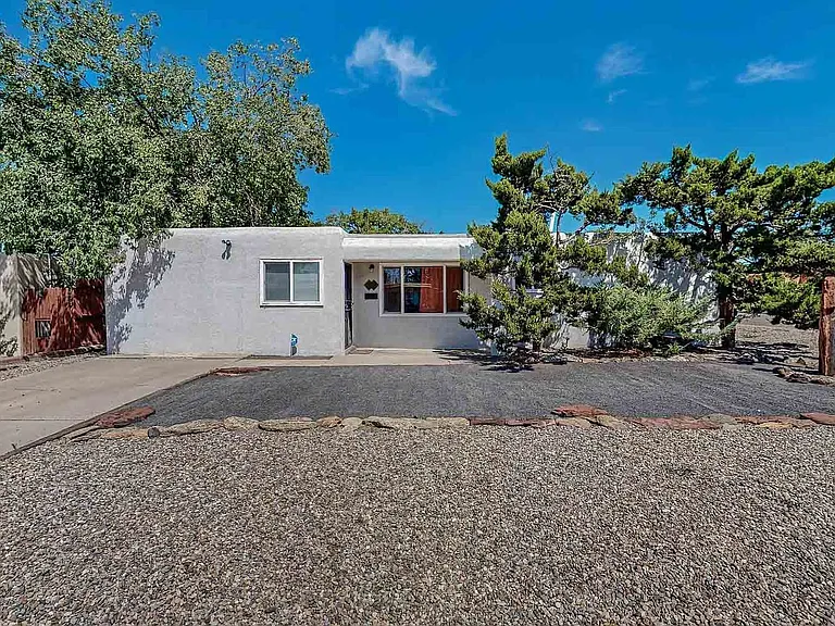 5309 Arvilla Ave NE — Photo 1