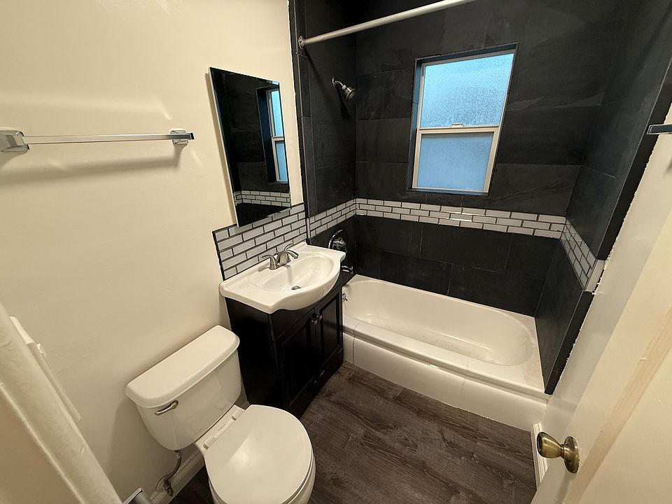 Unit 304 Bathroom