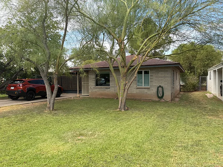 1230 S Roosevelt St — Photo 1