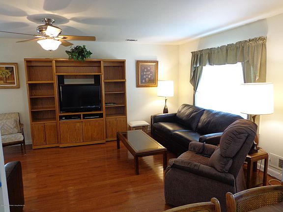 5th image of 633A Correll Ave