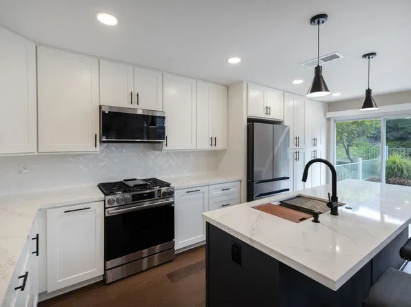 2238 Hilton Head Gln, Escondido, CA 92026