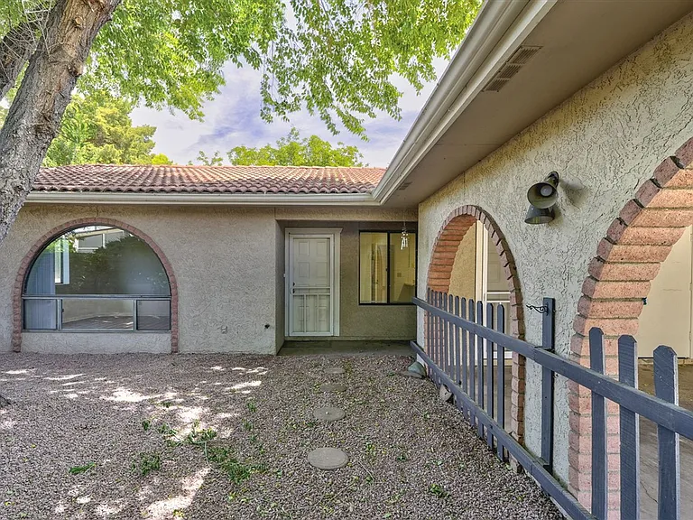1298 N Tapadero Dr — Photo 18