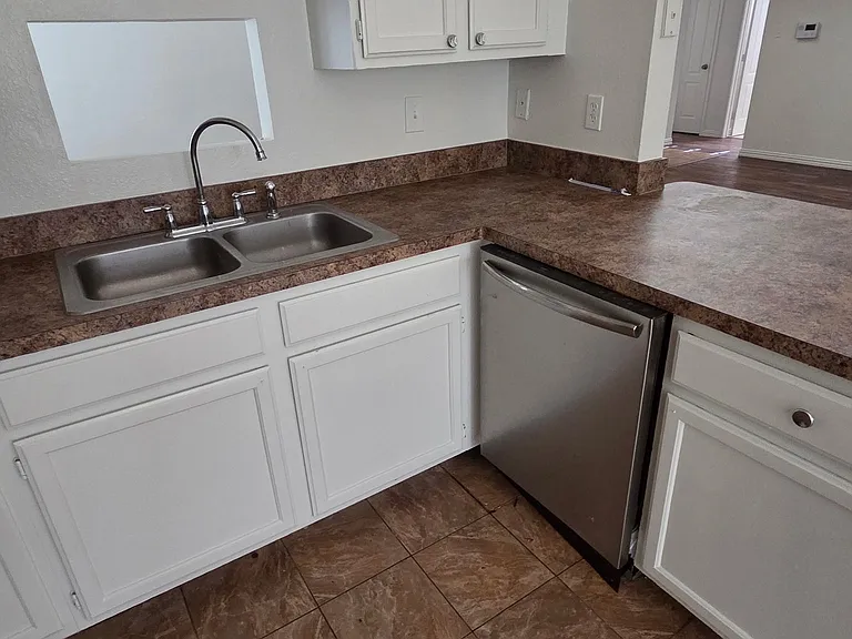 611 Turner Way — Photo 27
