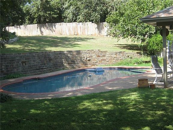 3rd image of 2004 Hickory Hollow Ln