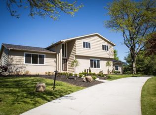 2735 Kersdale Rd, Pepper Pike, OH 44124
