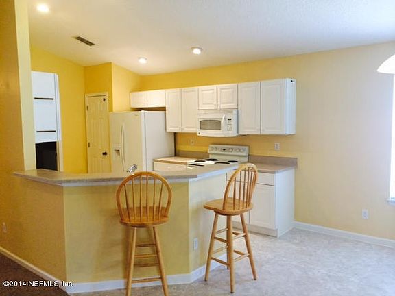 5th image of 608 Sweetwater Pl