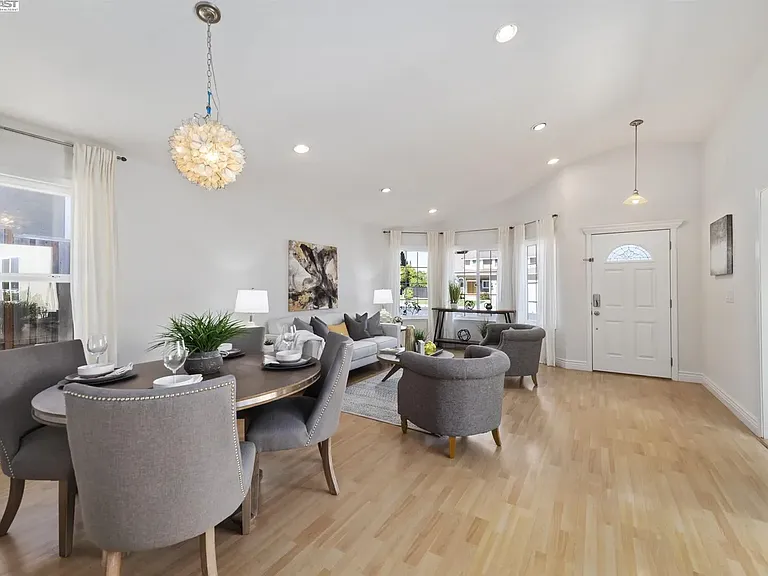 11599 Alegre Dr — Photo 2