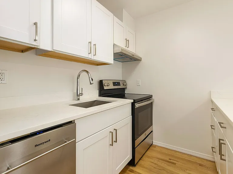 Century Terrace — Photo 12