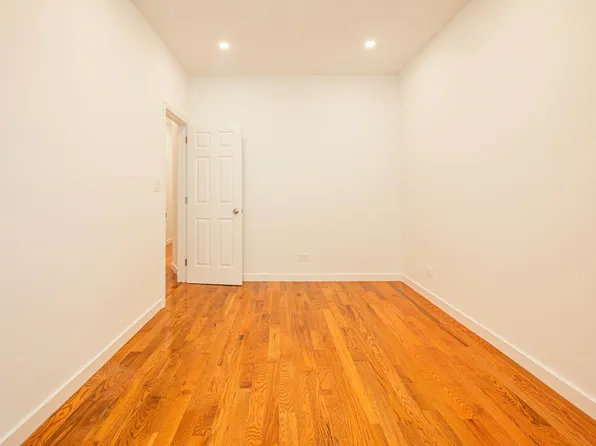 212 East Tremont Avenue image 14 of 22