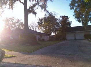 509 Southern Oaks Dr, Lake Jackson, TX 77566