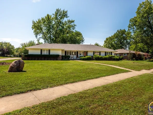 1901 SW 30th St, Topeka, KS 66611