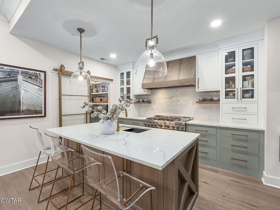 1st image of 113 Water Ridge Pl
