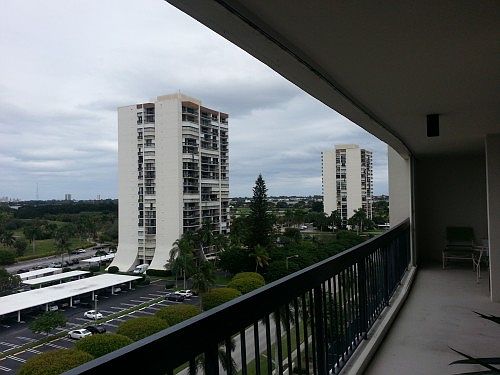 3rd image of 2425 Presidential Way APT 902