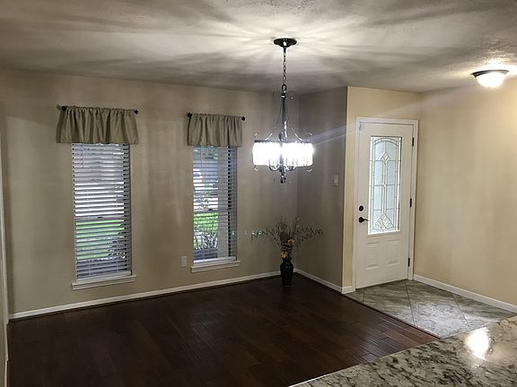 Dining room / front entry
