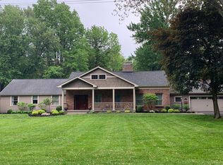 190 Forest Dr, Orchard Park, NY 14127