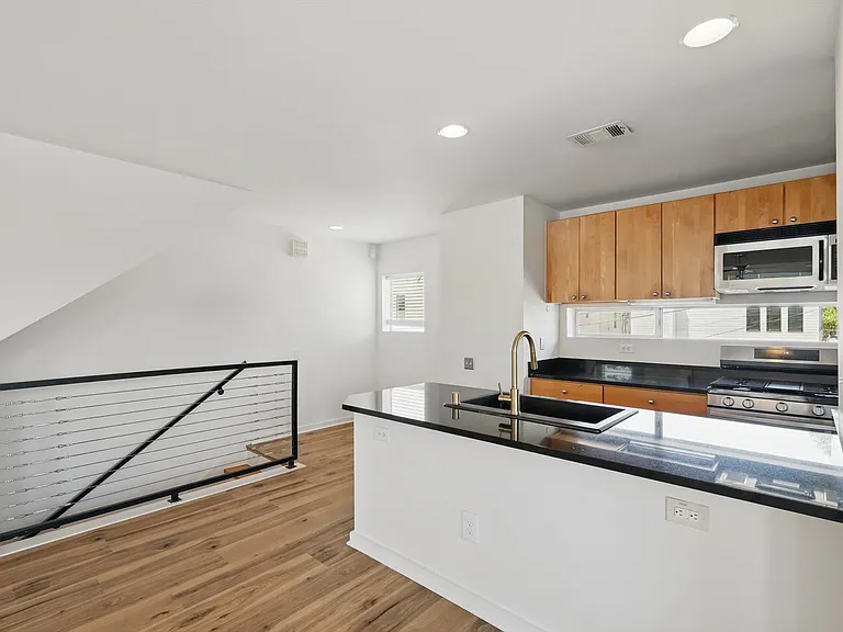2200 N Peak St — Photo 10
