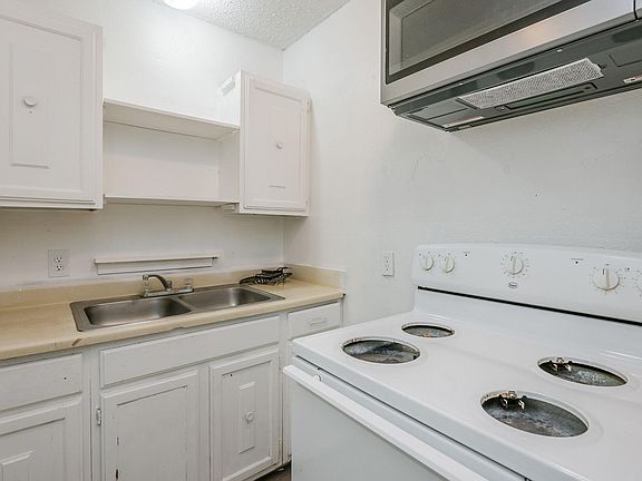 5th image of 209 N Mississippi St APT B