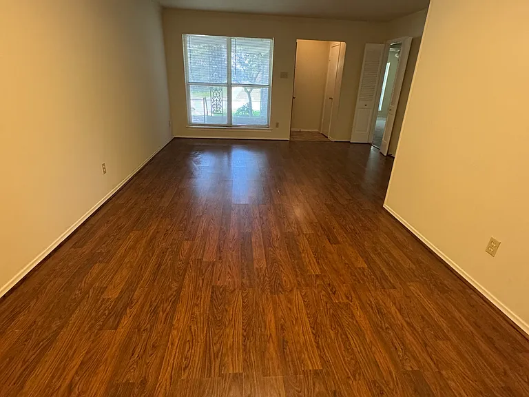 11037 Joymeadow Dr — Photo 5