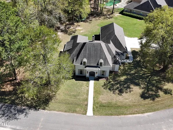 49 Lancair Dr, Picayune, MS 39466