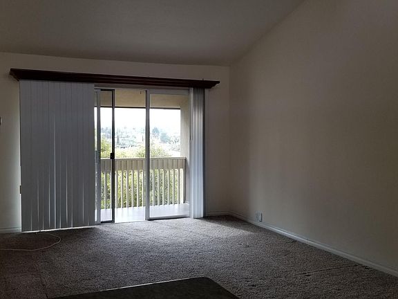 2nd image of 1801 Diamond St Unit 3-109