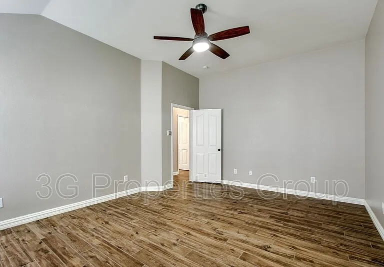 4516 Highridge Dr — Photo 20