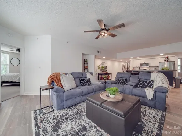 405 W 7th St APT 305, Charlotte, NC 28202