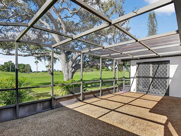 661 Hollows Cir — Photo 39