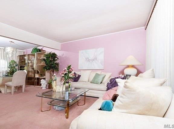 2nd image of 8 Highview Ct