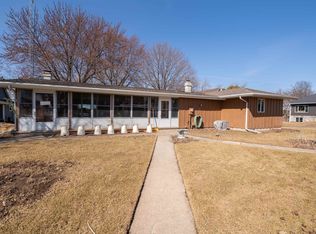 6121 Black Wolf Point Rd, Oshkosh, WI 54902