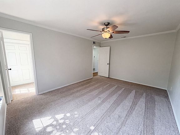 4th image of 4300 Windwillow Ct