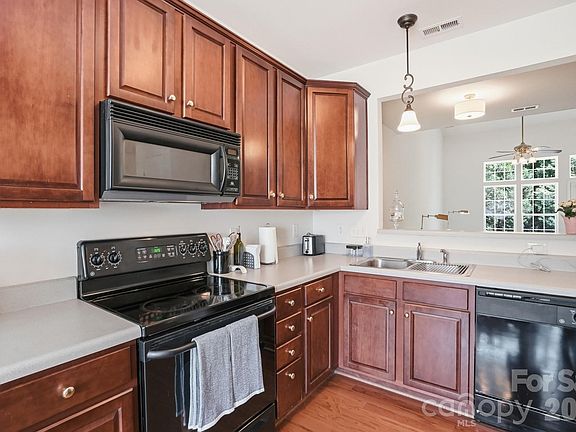5th image of 225 Horizon Cir