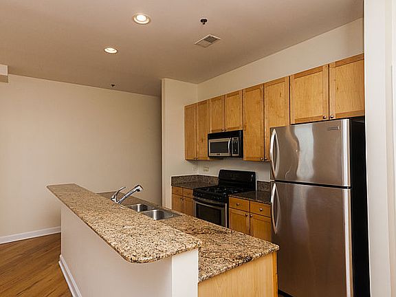 4th image of 3111 W Lawrence Ave #P18