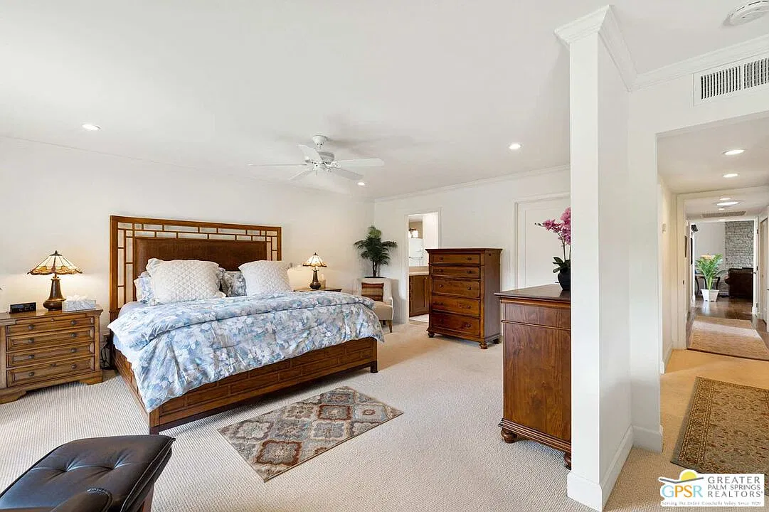 2 bed, 2.5 bath, 1947 sqft, $7,450 — Photo 4