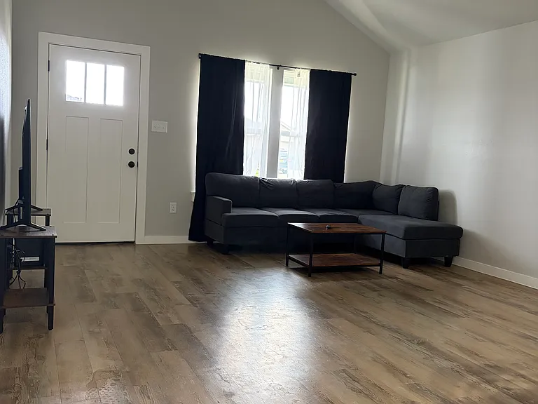 287 Tombstone Rd — Photo 2