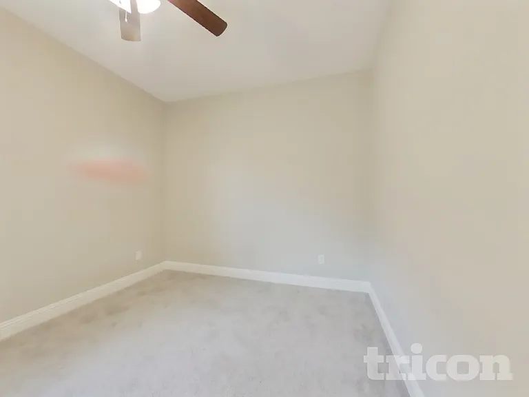 11201 Klondike Ln — Photo 8