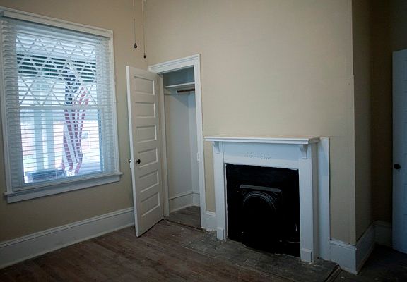 2nd image of 643 Crawford Ave #House
