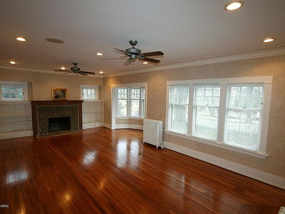 4th image of 44 Gay Ave SE
