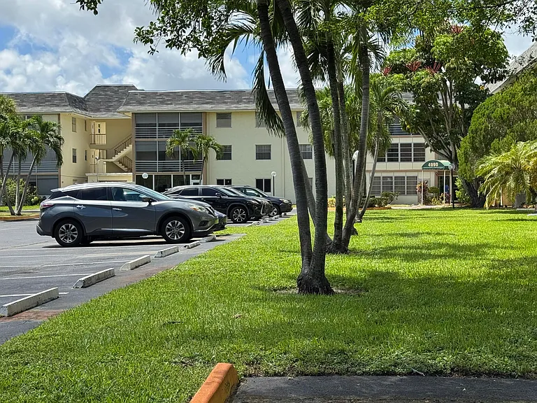 4990 E Sabal Palm Blvd — Photo 7