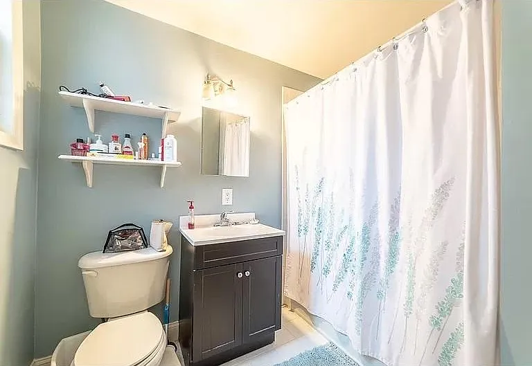 223 Monroe St #1 — Photo 6