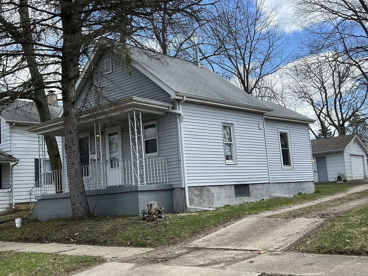 1312 W Locust St photo 1