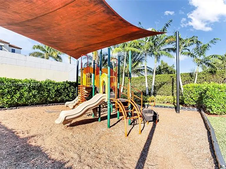 20919 NW 1st Dr #Townhouse 20919 — Photo 41