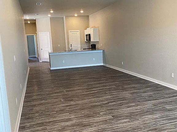 3rd image of 9516 Spirit Ave