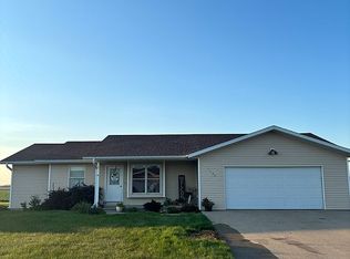 1184 13th St NE, Sioux Center, IA 51250