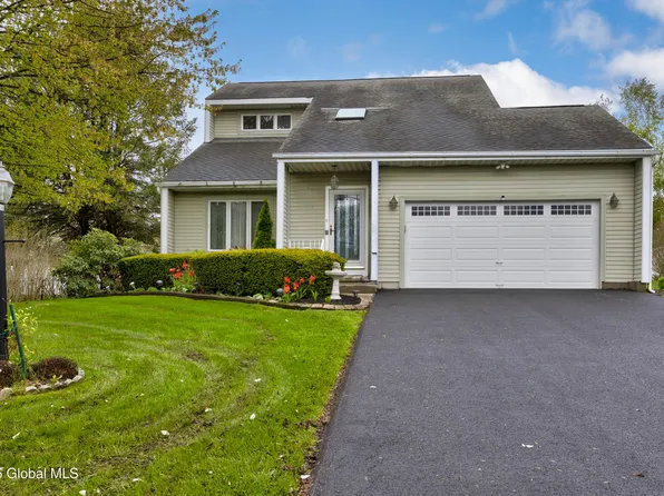 9 Morgan Way, Latham, NY 12110