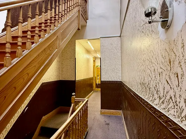 2052 Gates Avenue image 9 of 23