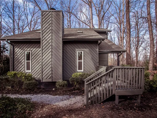 137 Lakeshore Dr, Easley, SC 29642