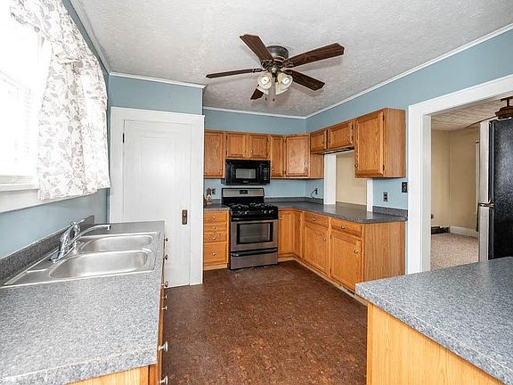 2nd image of 346 W 10th St