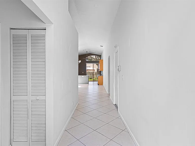 15250 SW 49th Ct — Photo 4