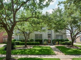 918 Bayhill Dr, Sugar Land, TX 77479
