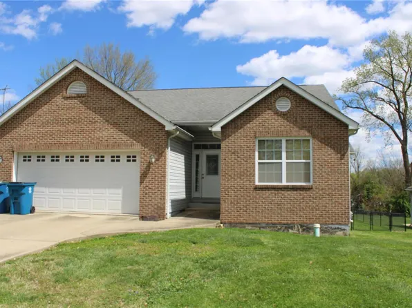 411 Bartmer Dr, Bethalto, IL 62010